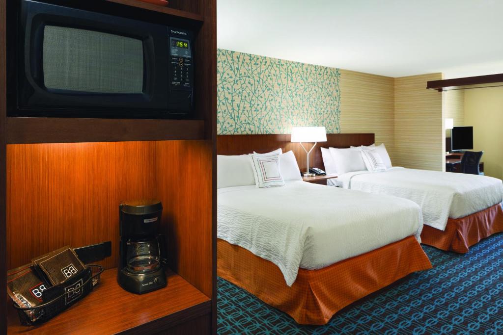 Fairfield Inn & Suites by Marriott Akron Fairlawn - image 4