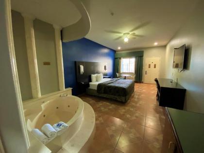Texas Inn Alamo - image 3