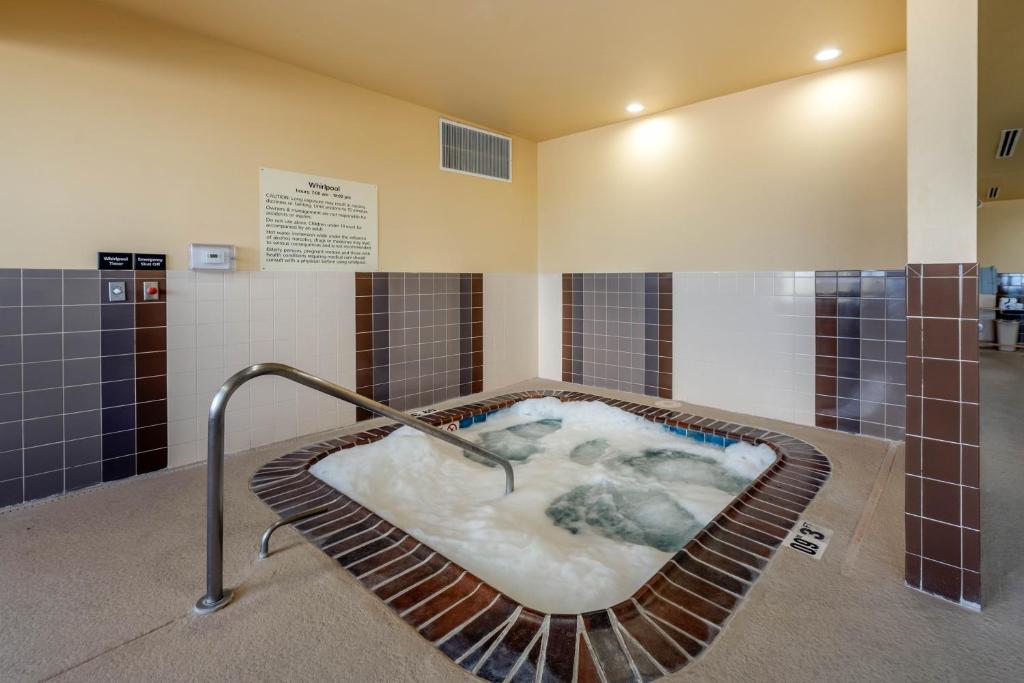 Hampton Inn Alamosa - image 5