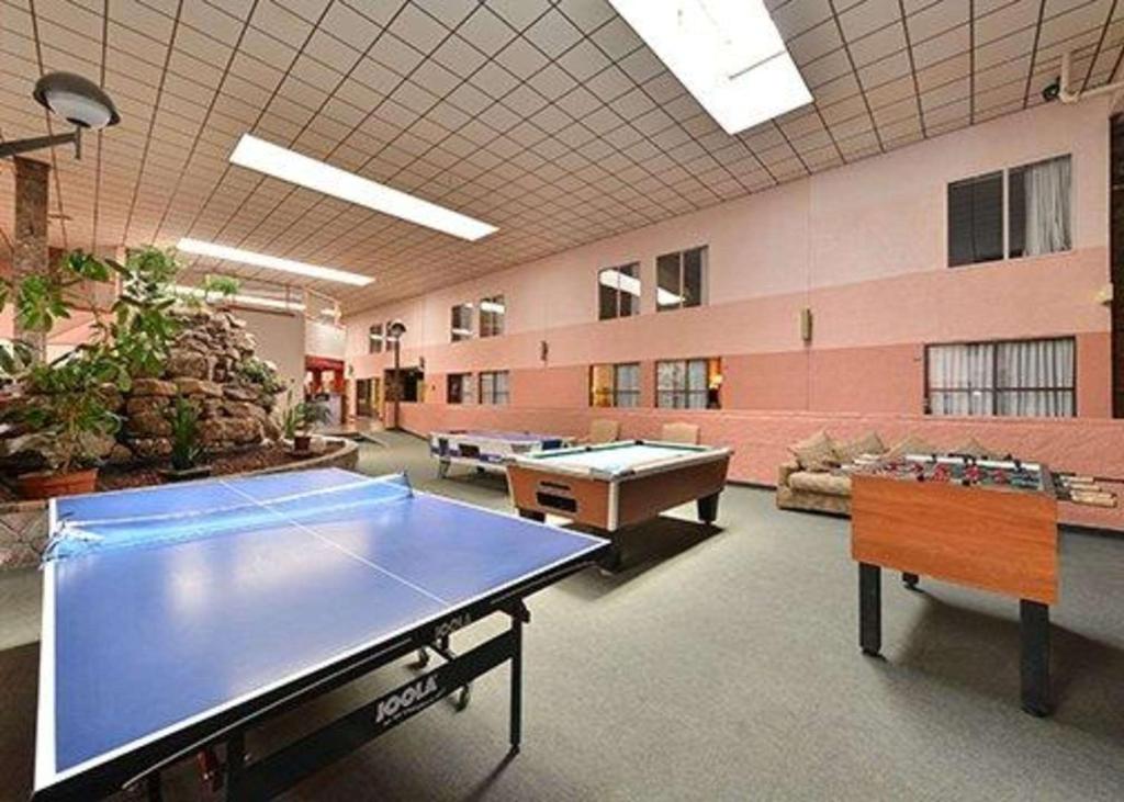 Rodeway Inn Alamosa - image 3