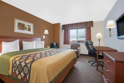 Super 8 by Wyndham Alamosa - image 6