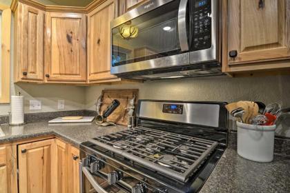 Petoskey Area Cabin Walk to Crooked River! - image 9