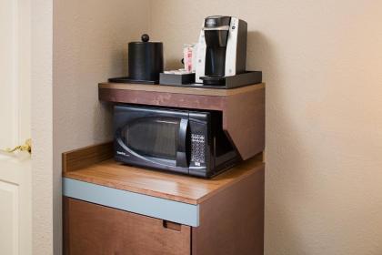 Hilton Garden Inn Albany - image 13
