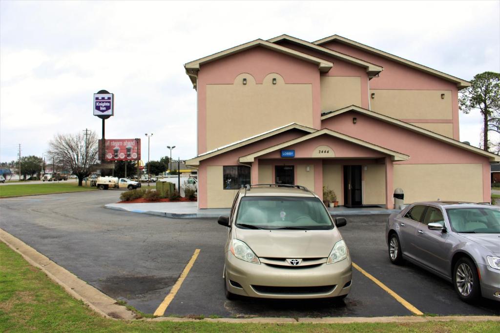 Knights Inn Albany - main image