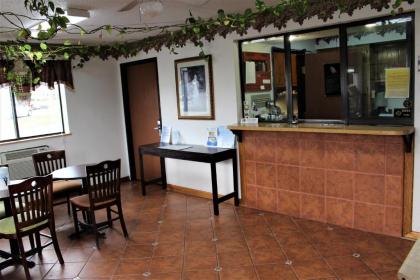 Knights Inn Albany - image 13