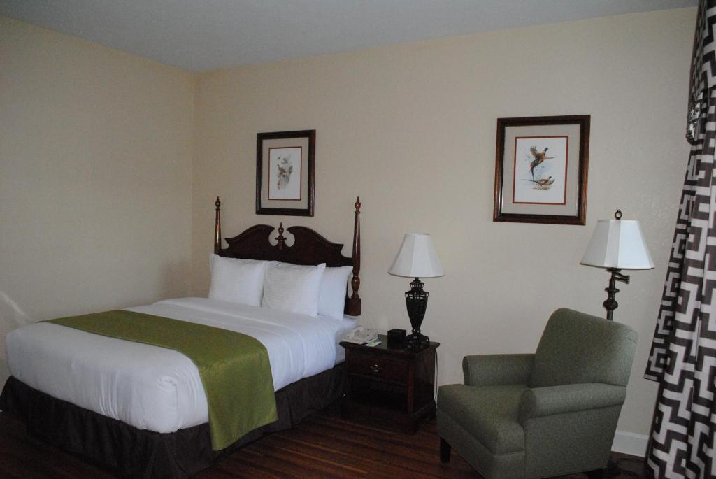Merry Acres Inn - image 3