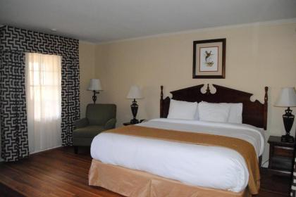 Merry Acres Inn - image 4
