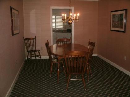 Merry Acres Inn - image 8