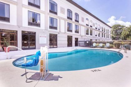 La Quinta Inn & Suites by Wyndham-Albany GA - image 11