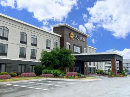 La Quinta Inn & Suites by Wyndham-Albany GA - image 9