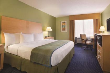 Park Inn by Radisson Albany - image 8