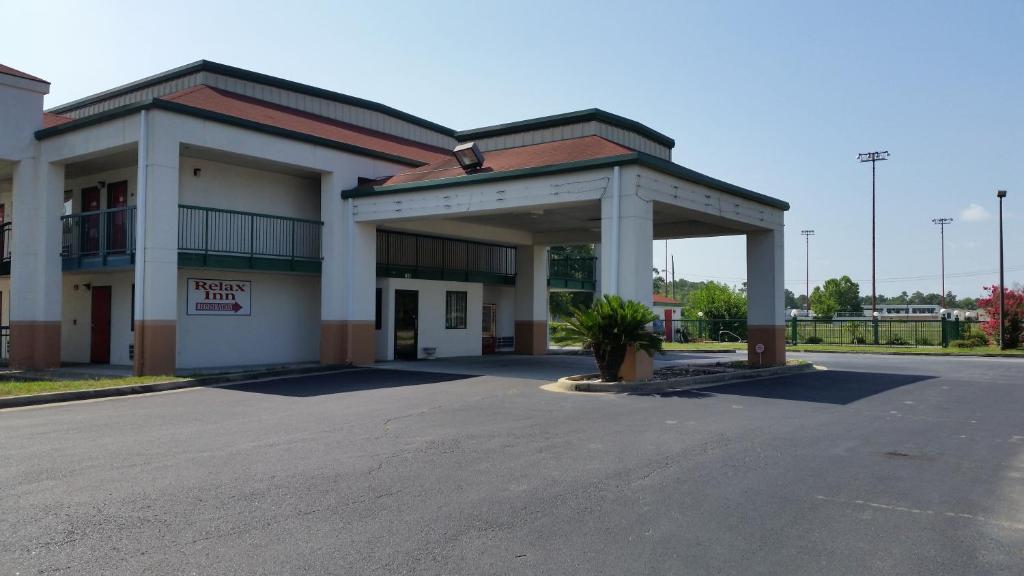 Relax Inn - main image