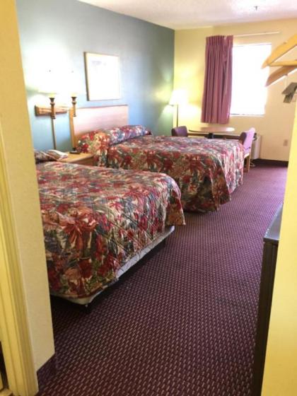 Relax Inn - image 11