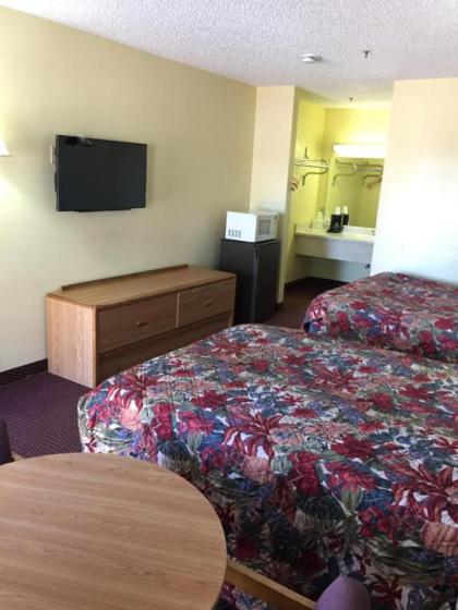 Relax Inn - image 15