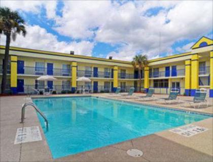 Days Inn by Wyndham Albany - image 12
