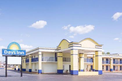 Days Inn by Wyndham Albany - image 2