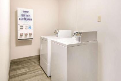 Quality Inn & Suites - image 10