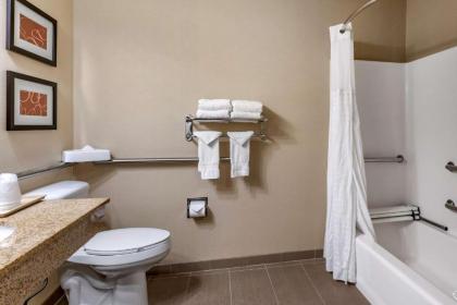 Comfort Suites Linn County Fairground and Expo - image 5