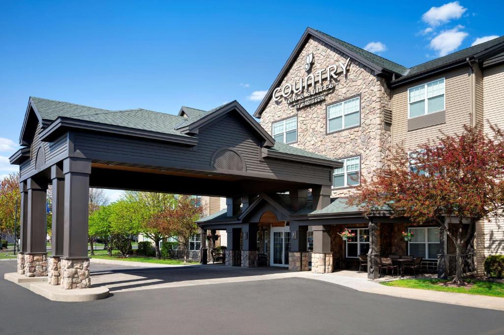 Country Inn & Suites by Radisson Albertville MN - main image