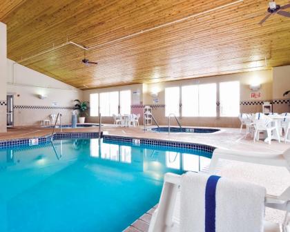 Country Inn & Suites by Radisson Albertville MN - image 3
