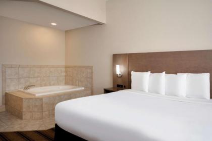 Country Inn & Suites by Radisson Albertville MN - image 9