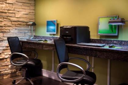 Best Western Airport Albuquerque InnSuites Hotel & Suites - image 2