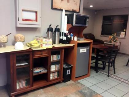 Travelodge by Wyndham Albuquerque East - image 3