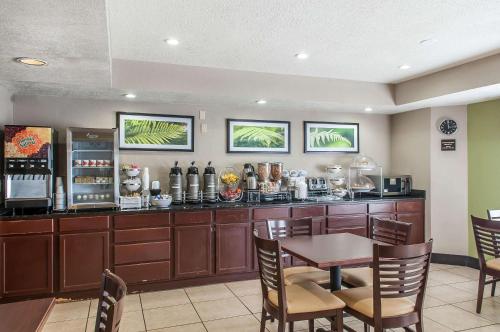 Sleep Inn Albuquerque Airport - image 4