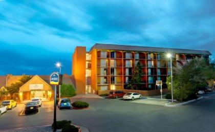 Howard Johnson by Wyndham Albuquerque midtown