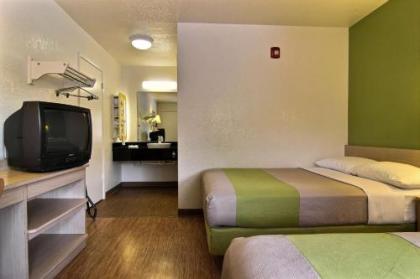 Motel 6-Albuquerque NM - Midtown - image 2