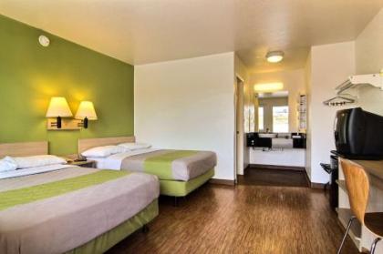 Motel 6-Albuquerque NM - Midtown - image 5