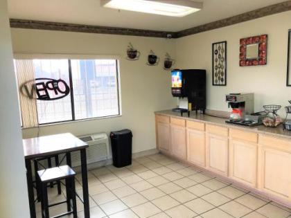 American Inn & Suites - image 5