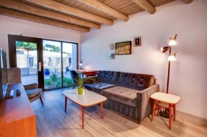 El Vado Motel - image 2