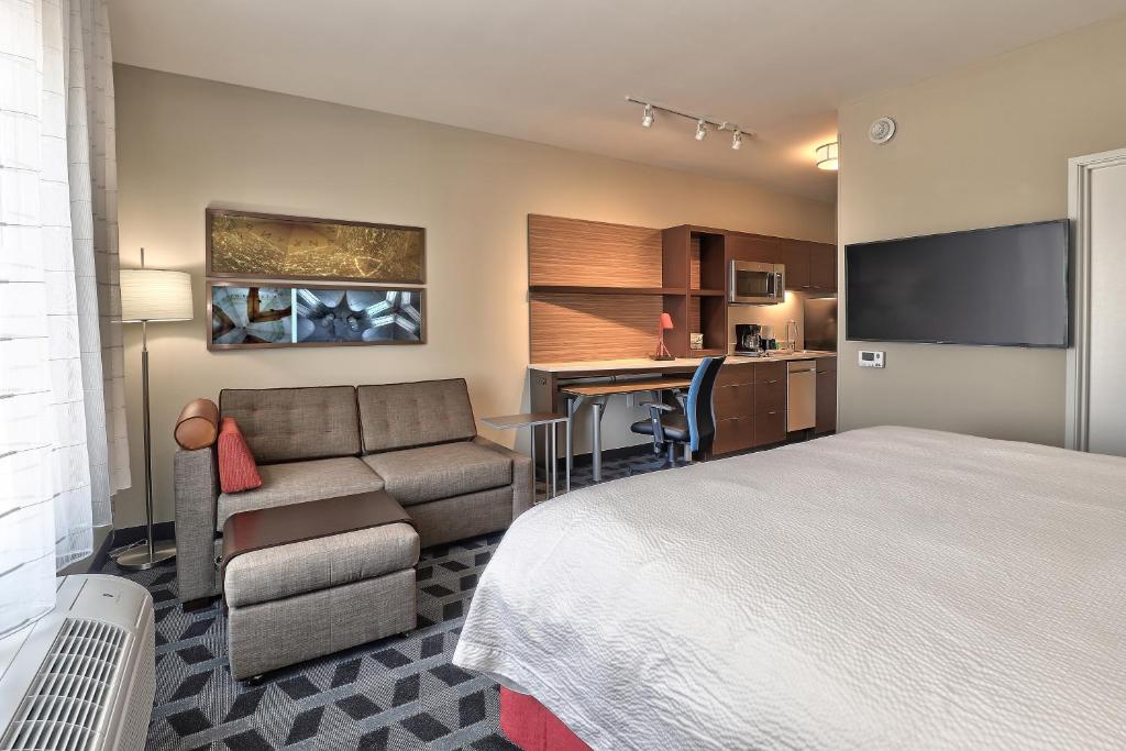 TownePlace Suites by Marriott Albuquerque Old Town - image 2