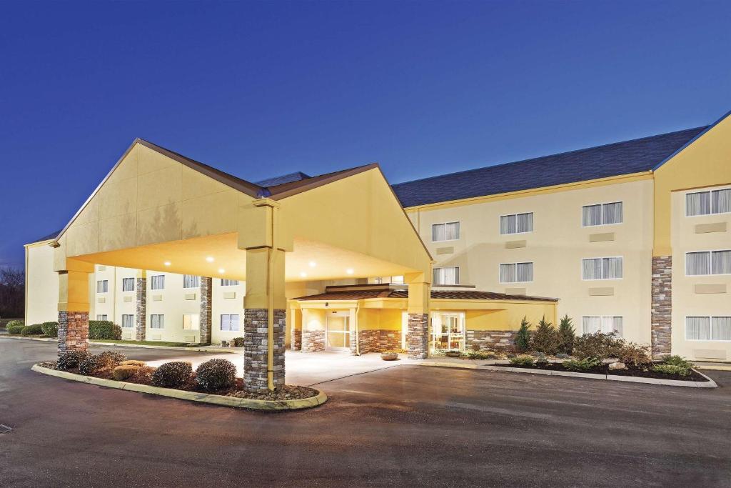 La Quinta by Wyndham Knoxville Airport - main image