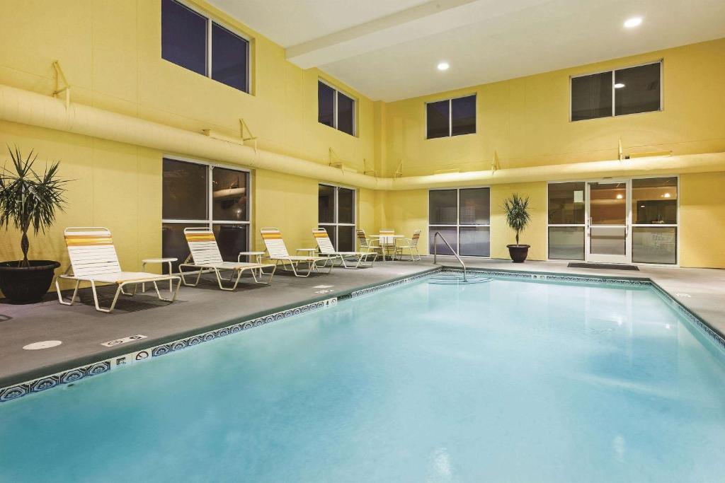 La Quinta by Wyndham Knoxville Airport - image 3