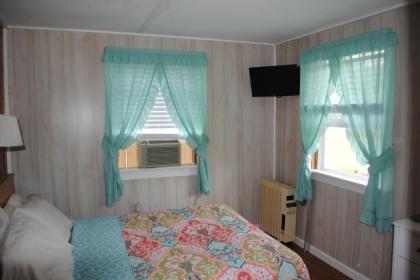 Rock Ledge Motel - image 11