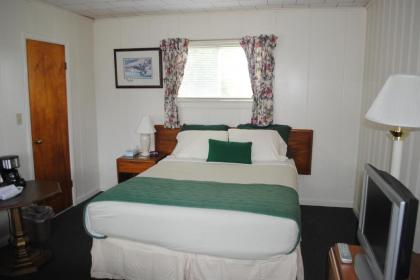Rock Ledge Motel - image 12