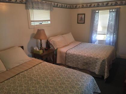 Rock Ledge Motel - image 4