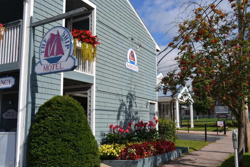 The Ship Motel - main image