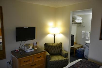 The Ship Motel - image 10