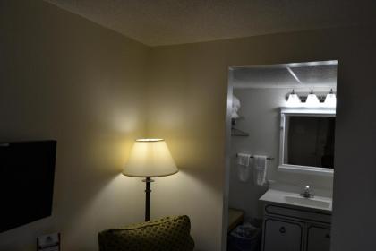 The Ship Motel - image 12