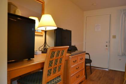 The Ship Motel - image 14