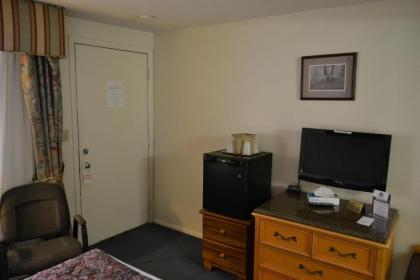 The Ship Motel - image 9