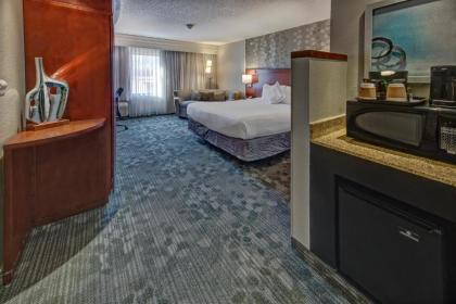 Courtyard by Marriott Alexandria - image 6
