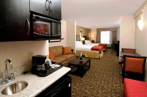 Holiday Inn Express & Suites Alexandria - Fort Belvoir an IHG Hotel - image 5