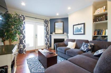 The Presidential Retreat a 2BR + Loft Townhouse