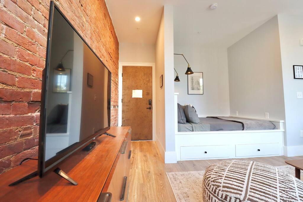 9 Suites at Prince Street Inn - image 6