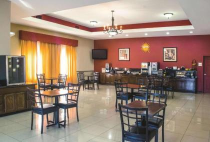 La Quinta by Wyndham Alice - image 10
