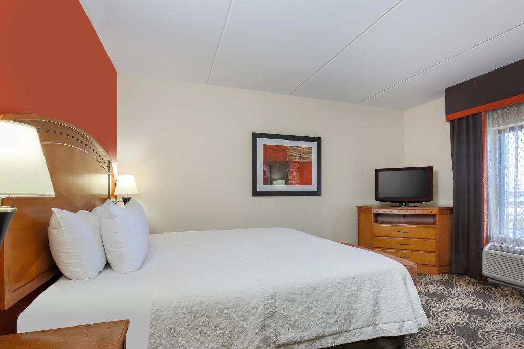 Hampton Inn & Suites Dallas-Allen - image 3